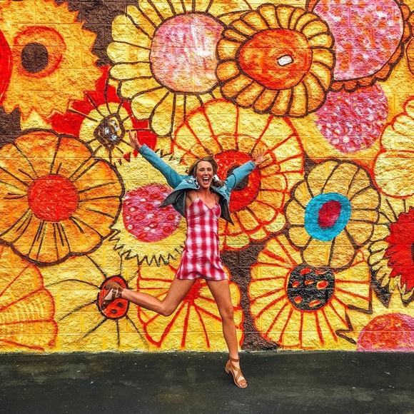 Meet your Posher, Darby - Picture 2 of 4